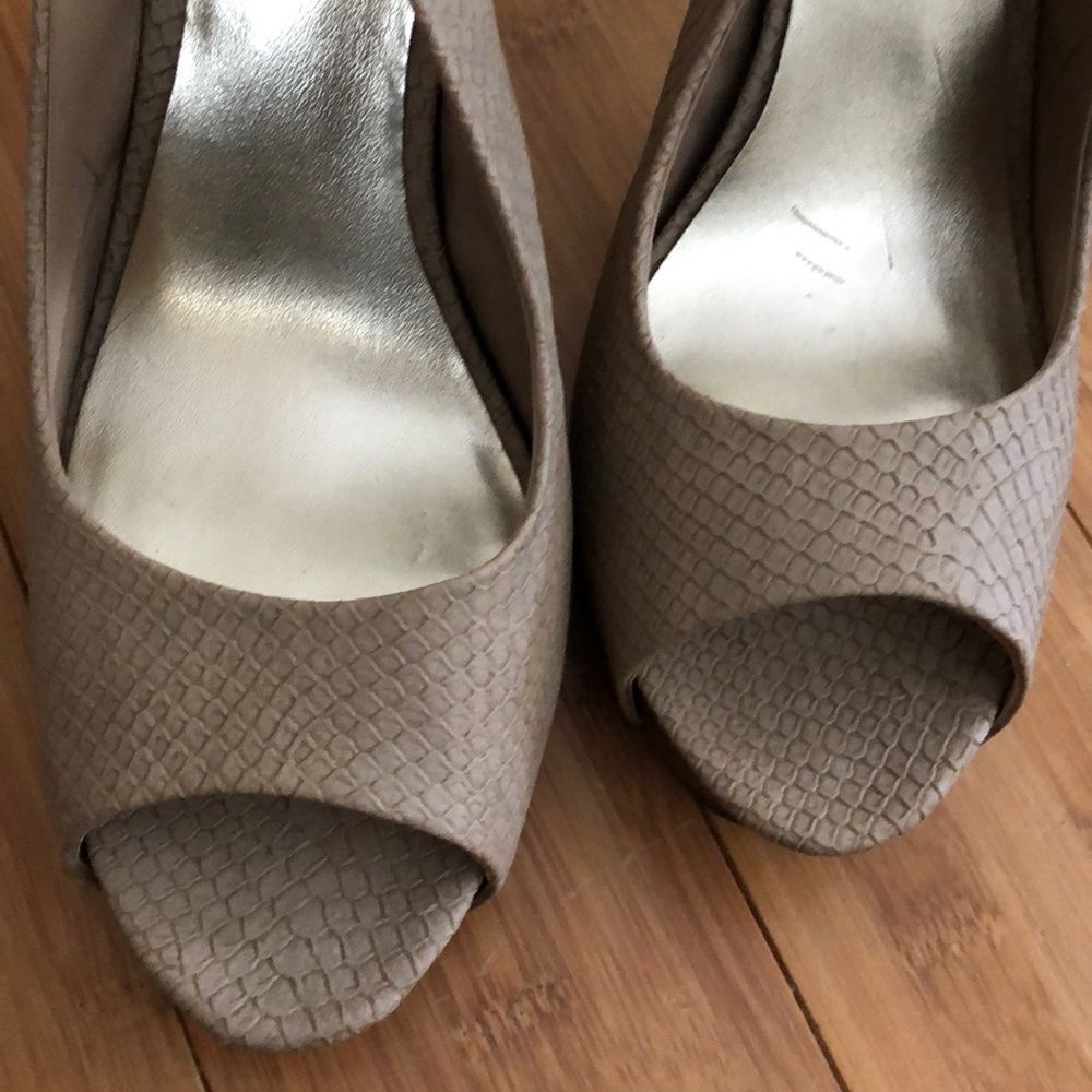 Jessica Simpson heels - Picture 2 of 4